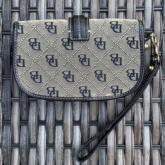VINTAGE DOONEY & BOURKE Signature Jacquard and Black Leather Wristlet - Picture 2 of 14